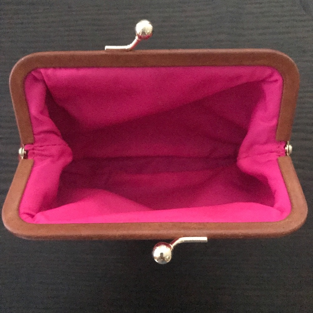 DOONEY & BURKE KISS LOCK CASE WALLET - Picture 3 of 8